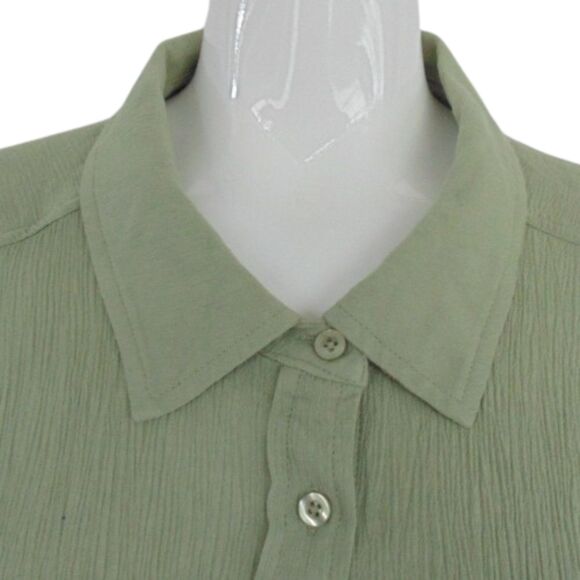 TORRID Blouse, 4/4X, Light Green crinkle, Long sleeves, Pocket, Button Front - Picture 4 of 13